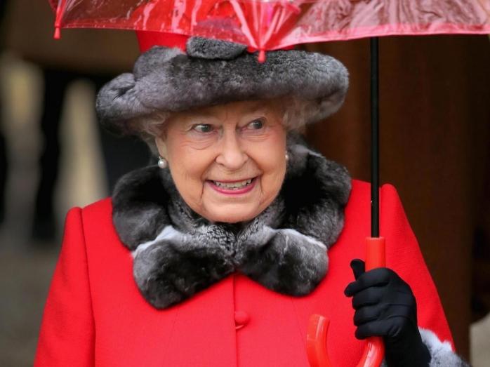 Сегодня Елизавета II отмечает рекордный «сапфировый» юбилей правления (ФОТО)