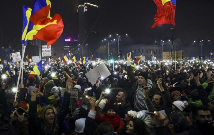 «Антикоррупционная революция» в Румынии: протесты продолжаются (ФОТО)