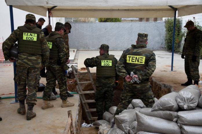 В Греции удалось обезвредить бомбу, из-за которой эвакуировали 72 тыс. человек