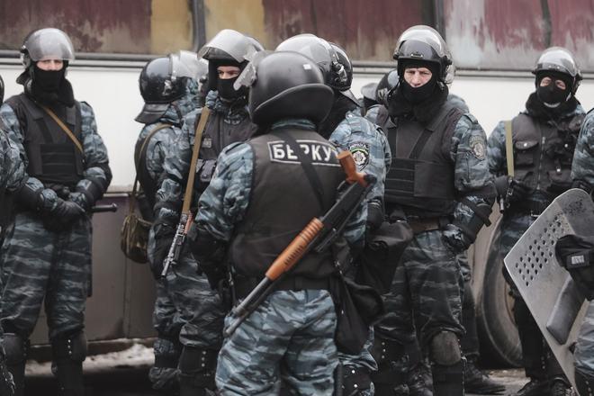 РФ дала гражданство 13 экс-беркутовцам, подозреваемым в расстреле Майдана