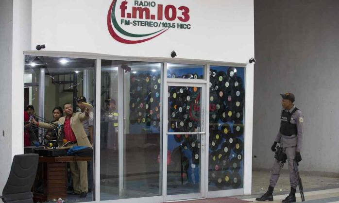 В Доминикане двух журналистов застрелили во время прямого радиоэфира