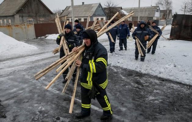 Ситуация в Авдеевке: в городе начались восстановительные работы (ВИДЕО)