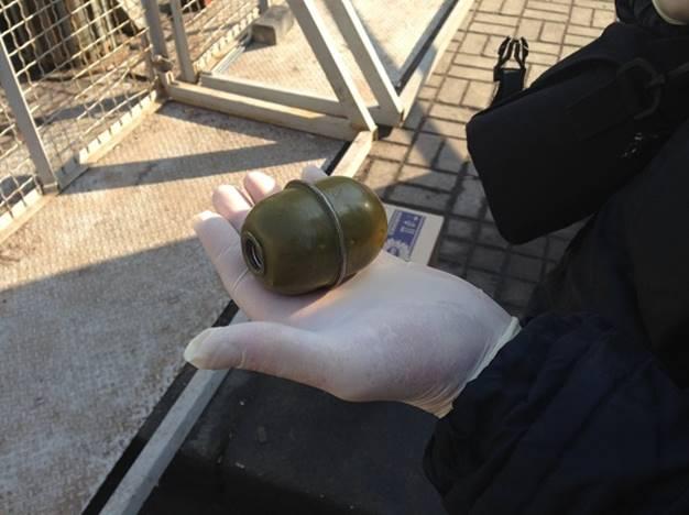 В центре Киева у мужчины изъяли гранату (ФОТО)