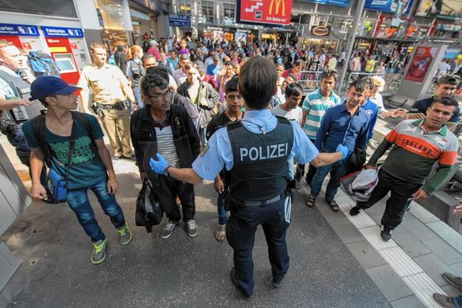 Германия идет на рекорд: из страны депортируют 300 тыс. мигрантов