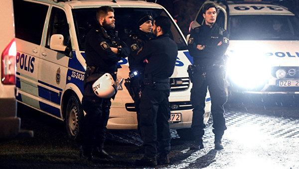В Стокгольме мигранты устроили беспорядки, полиция применила оружие