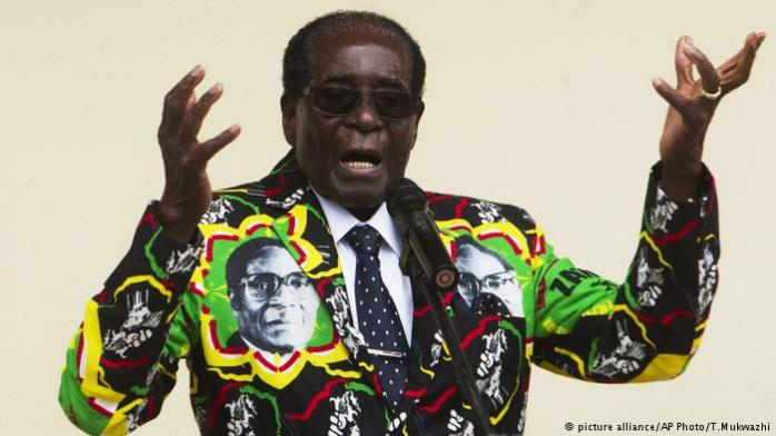 Диктатор Мугабе потратил на собственное 93-летие два миллиона евро