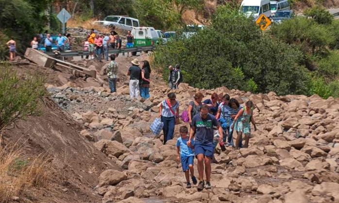 Повені у Чилі: мільйони людей залишилися без питної води, є жертви (ФОТО, ВІДЕО)