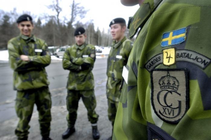 Швеція хоче відновити обов’язковий призов в армію для чоловіків і жінок