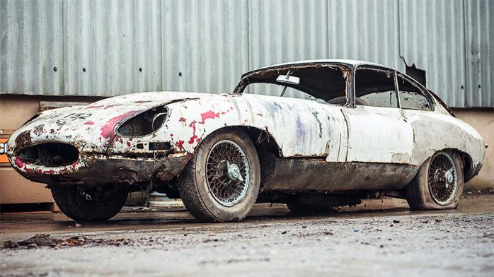 Jaguar, 20 лет ржавеющий в сарае, уйдет с аукциона за кругленькую сумму (ФОТО)