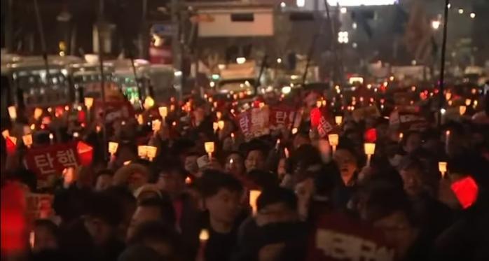 Близько мільйона людей у Сеулі вимагали остаточної відставки президента (ВІДЕО)