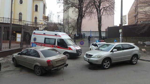 В Киеве заблокировали суд, где находится Насиров (ФОТО, ВИДЕО)