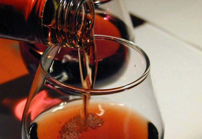 В этом году для топ-чиновников хотят закупить алкоголя на 1,5 млн грн (ДОКУМЕНТ)