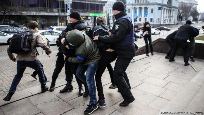 Марш за права жінок у Києві: поліція затримала чотирьох провокаторів