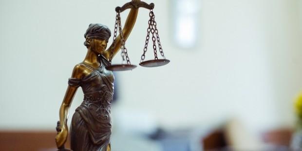Суперечить Конституції: Вища рада правосуддя забракувала закон про антикорупційні суди