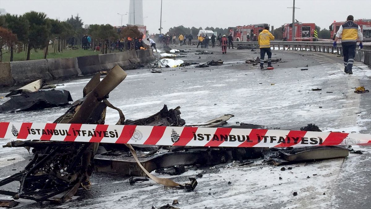 Фото з места авиакатастрофы в Стамбуле / Twitter 