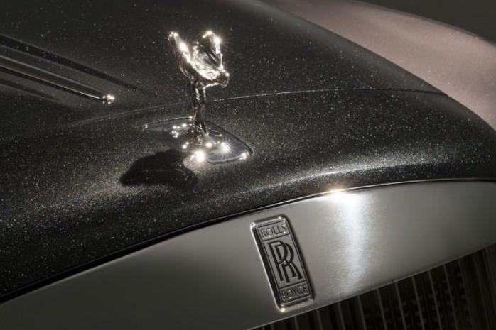 Дорогоцінний автомобіль. Rolls-Royce покрили справжніми діамантами (ФОТО)