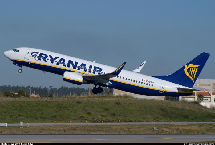 ЗМІ повідомили, куди лоукостер Ryanair планує літати з України