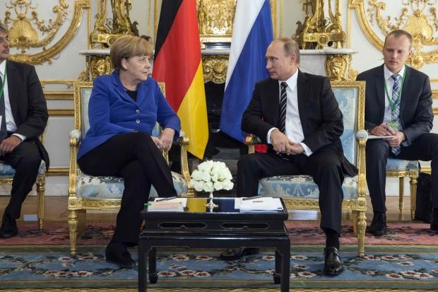 Меркель едет к Путину поговорить об Украине