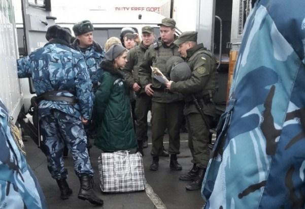 Україні передали 12 засуджених, яких утримували на території окупованого Криму