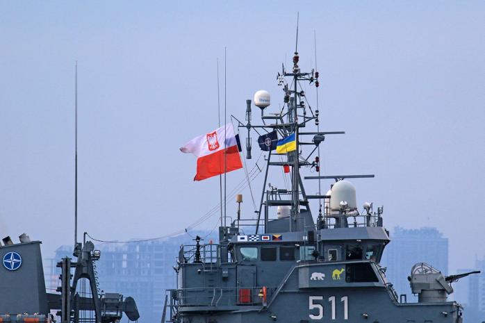 У Чорному морі тральщик «Генічеськ» та кораблі НАТО провели навчання PASSEX (ФОТО)