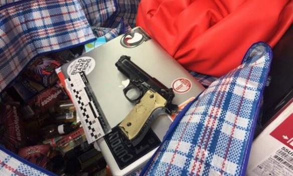 У Києві затримали грабіжників, які «обчистили» магазин з іграшковим пістолетом