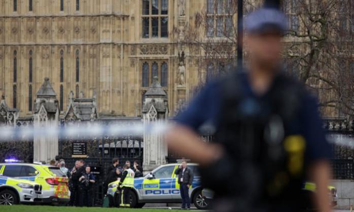Полиция арестовала еще двоих подозреваемых в теракте в Лондоне