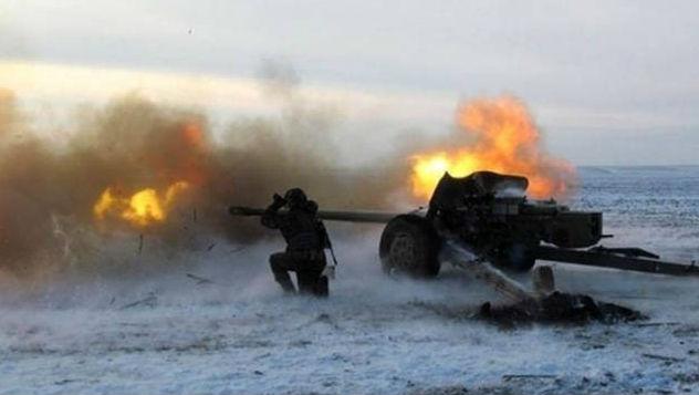 За сутки Украина потеряла трех военных, боевики обстреливали почти 90 раз
