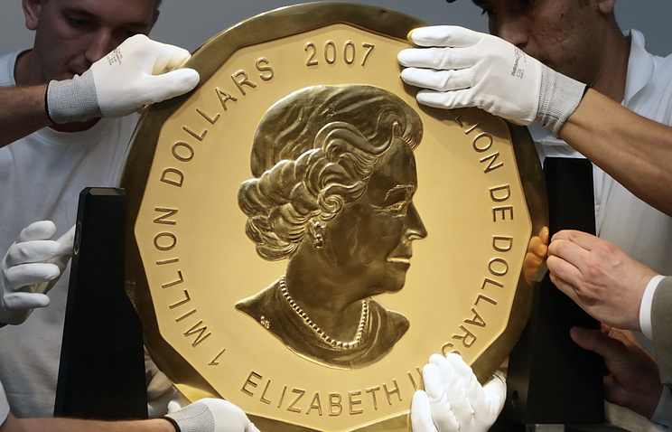 Фото: монета в миллион евро