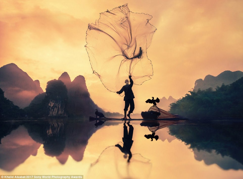 1. Літній китайський рибалка у традиційному одязі. Перше місце у категорії National Awards для фотографа із Саудівської Аравії