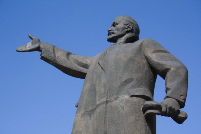Закарпатский город продал памятник Ленину почти за 260 тыс. грн