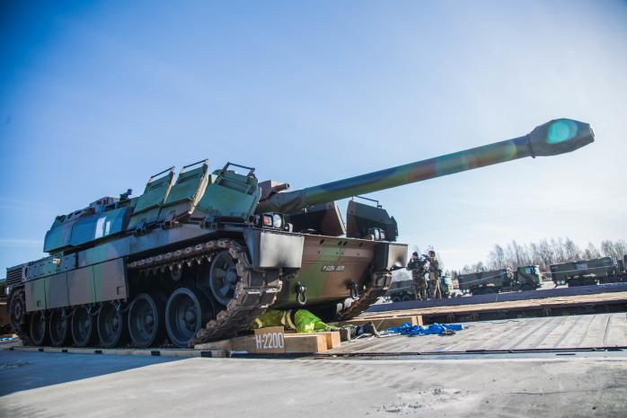 До Естонії перекинули танки НАТО (ФОТО)