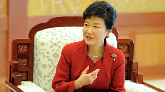 Суд Сеула одобрил арест экс-президента Южной Кореи Пак Кын Хе