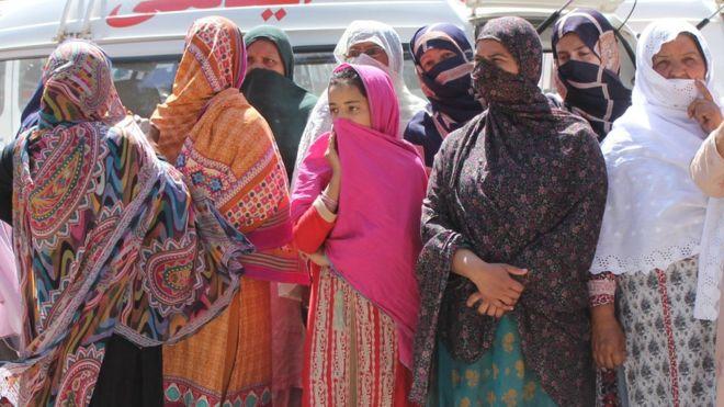 Кровавая бойня в духовном центре Пакистана: убиты 20 человек