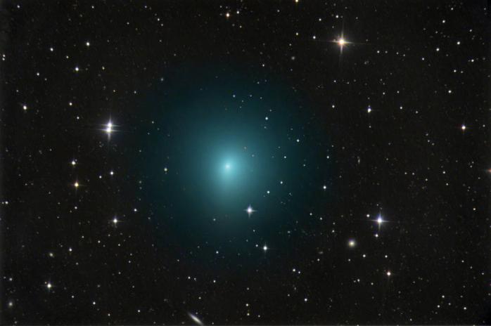 К Земле на рекордно близкое расстояние приблизилась уникальная комета (ФОТО)