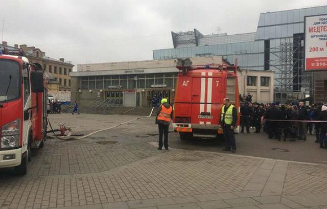 Взрыв в метро Петербурга: власти подтвердили гибель 10 человек
