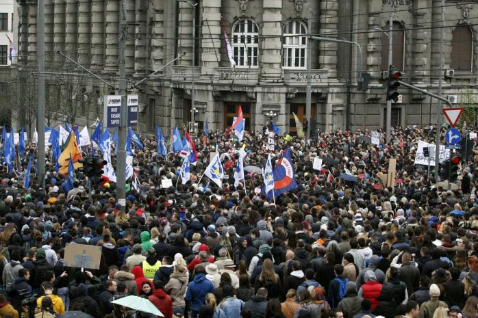 Сербию охватили митинги против избрания пророссийского президента (ВИДЕО)