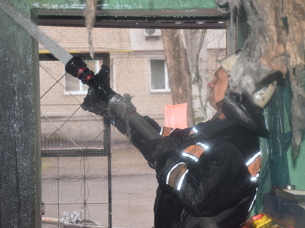 Пожар на территории кондитерского цеха в Николаеве / Фото ГСЧС в Николаевской области