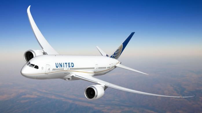 Всем пассажирам скандального рейса United Airlines компенсируют стоимость билетов