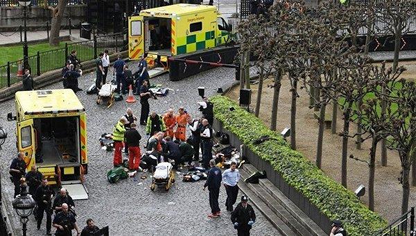 В одном из парков Лондона взрыв спровоцировал крупный пожар