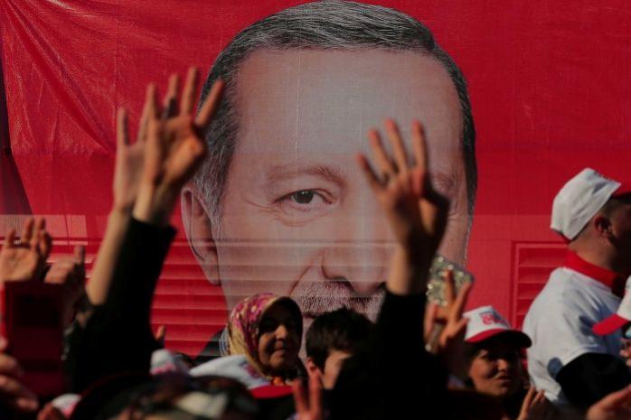 Влада Туреччини не має наміру на вимогу опозиції анулювати підсумки референдуму