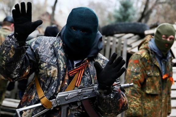 Российских боевиков на Донбассе заставляют сдавать деньги на ремонт командных пунктов — разведка