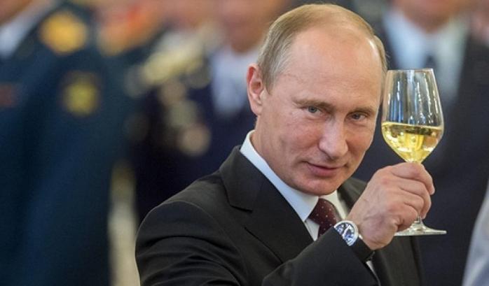 Путин использует украинскую блокаду для интеграции Донбасса с Россией — Bloomberg
