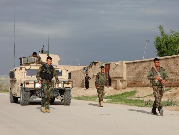 В Афганістані таліби напали на військову базу і вбили щонайменше 140 осіб