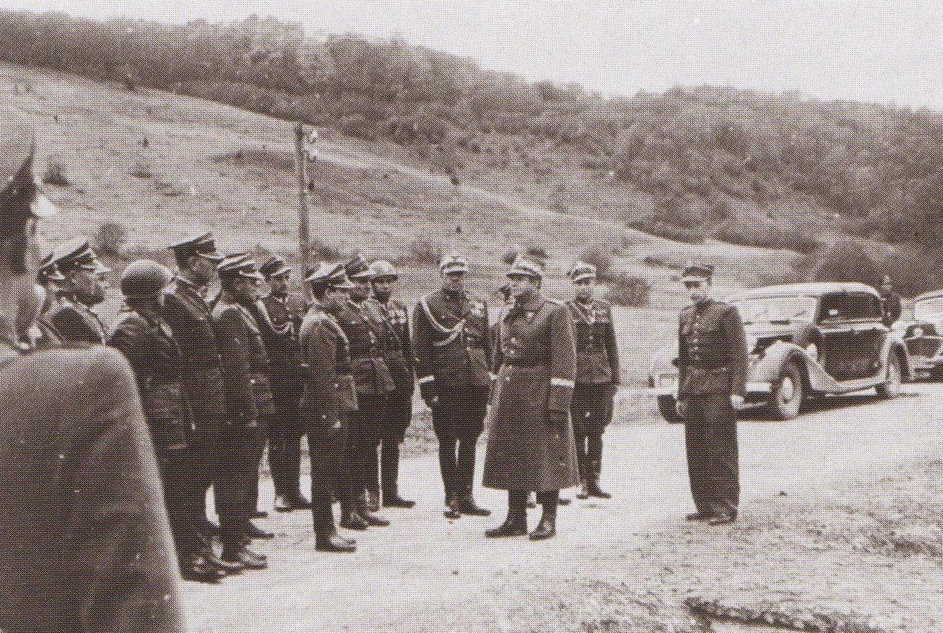 Фото: генерал Стефан Моссоро и офицеры оперативной группы «Висла», апрель 1947 г.
