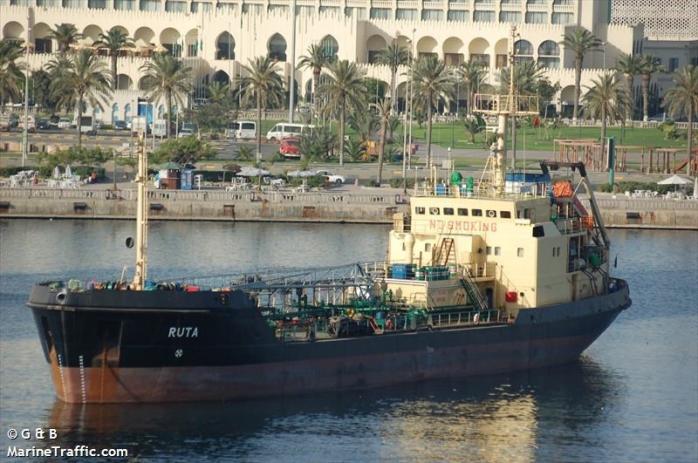 В Ливии с боем задержали украинский танкер (ФОТО)