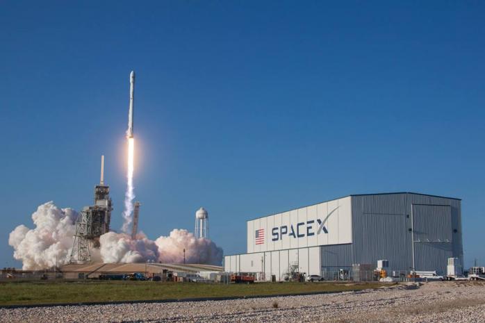 SpaceX успішно запустила надсекретний супутник-шпигун для уряду США