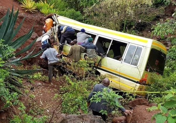 Трагедія в Танзанії: у ДТП потрапив шкільний автобус, загинуло 32 дитини