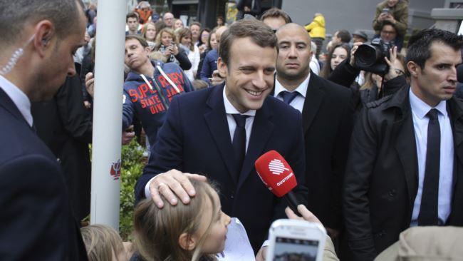 Экзит-поллы: Макрон побеждает на выборах президента Франции