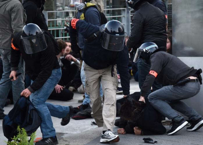 В Париже во время протестов против результатов выборов задержали более 140 человек