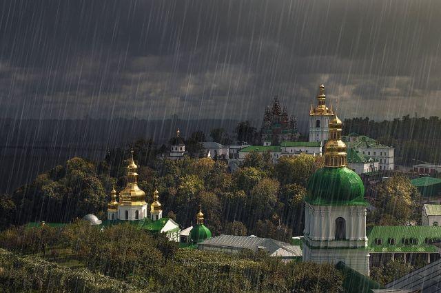 Синоптики прогнозируют на 9 мая дожди и грозы по всей Украине